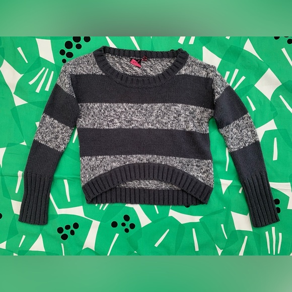 Take Out Striped Knit Long Sleeve Crop Gray Sweater - Picture 1 of 6